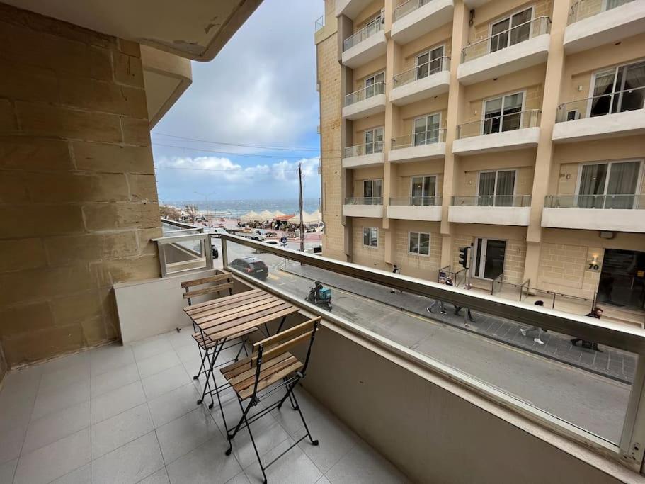 Seaview 3 Bedroom Apartment In Sliema Exteriör bild